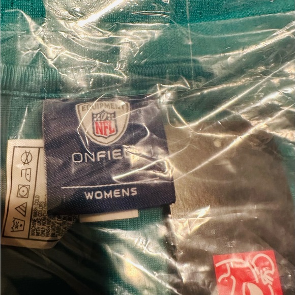 NFL ON FIELD WOMENS MIAMI DOLPHINS- SIZE LARGE - Picture 8 of 10